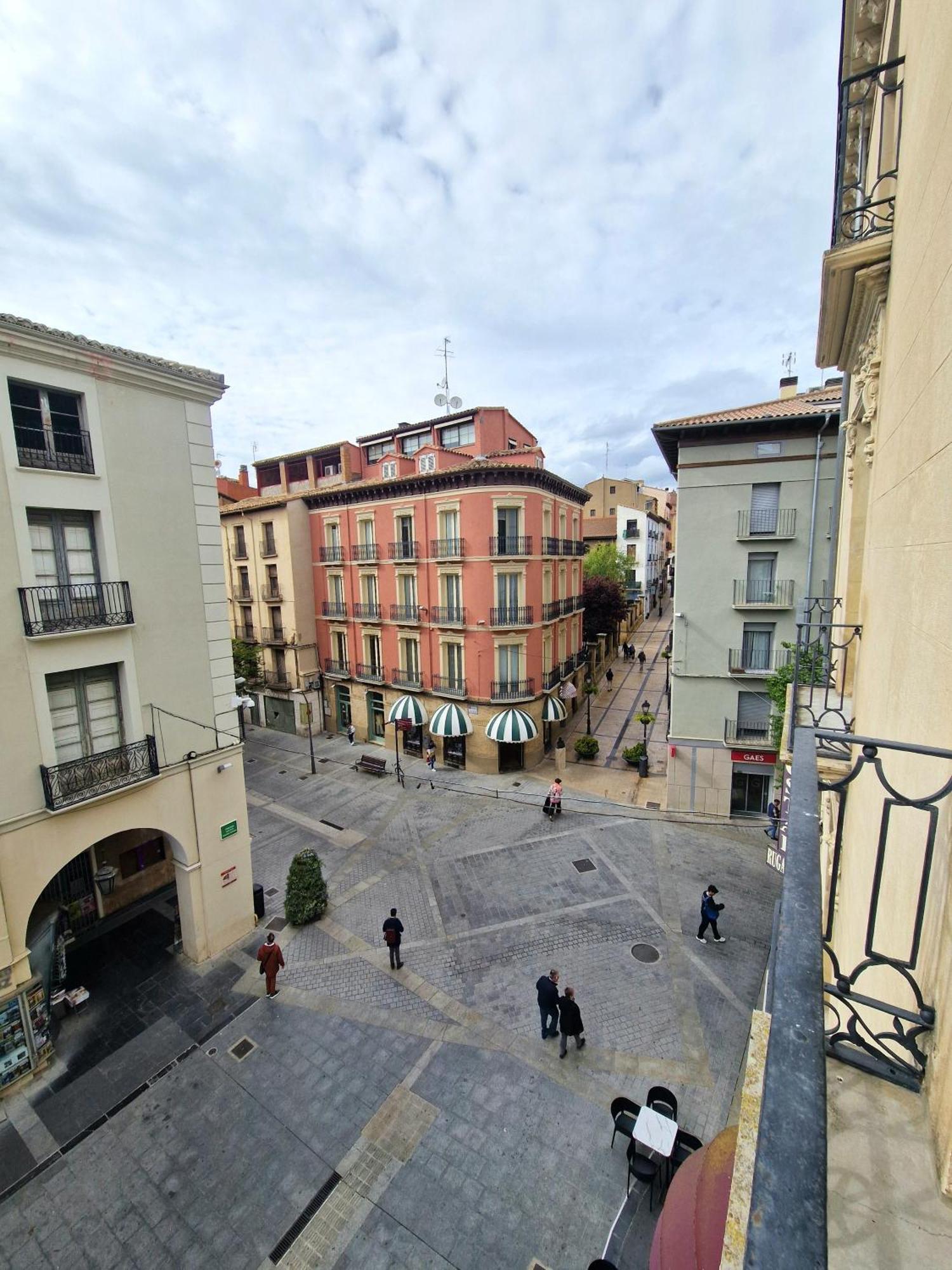 Hostal Rugaca Huesca Exterior foto